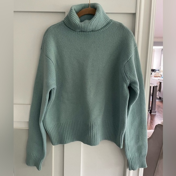 J. Crew Vintage 100% Wool Turtleneck Sweater - Picture 3 of 10